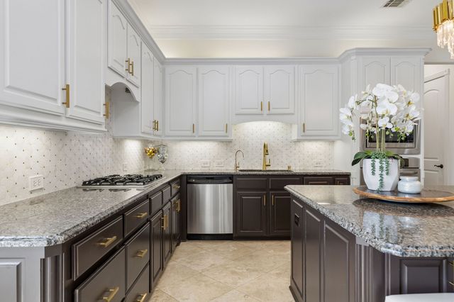 305 Corral Court, Southlake, TX 76092