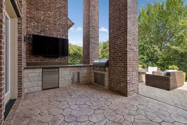 305 Corral Court, Southlake, TX 76092
