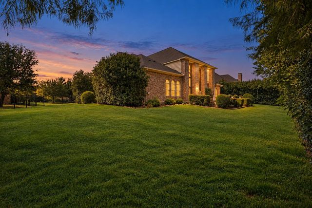 305 Corral Court, Southlake, TX 76092