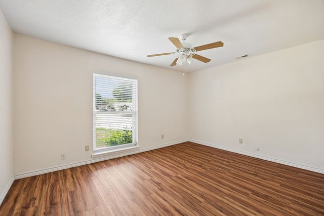 6221 Pine Street, Rowlett, TX 75089