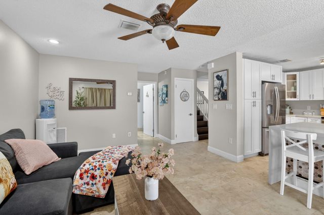 19064 NW 13th Street, Pembroke Pines, FL 33029