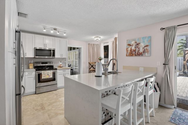 19064 NW 13th Street, Pembroke Pines, FL 33029