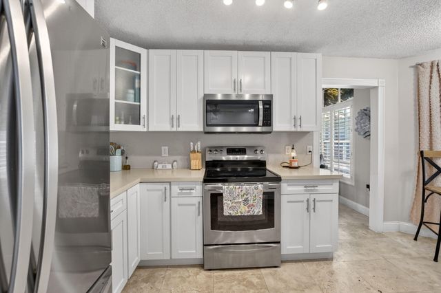 19064 NW 13th Street, Pembroke Pines, FL 33029