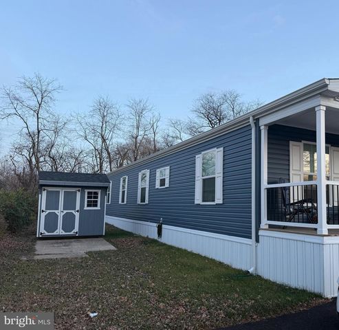 2027 BEATTY DR, Morrisville, PA 19067