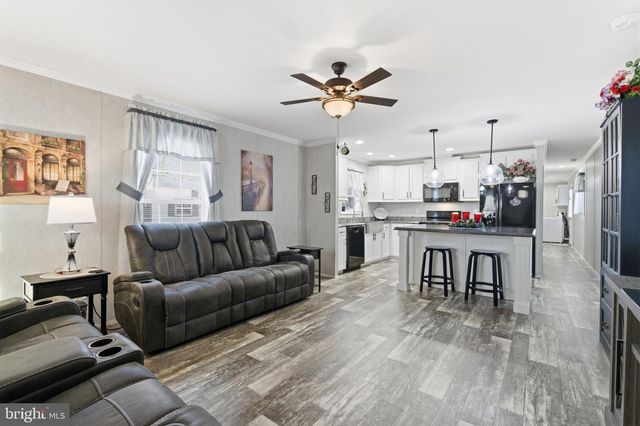 2027 BEATTY DR, Morrisville, PA 19067