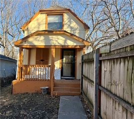 2335 Chelsea Avenue, Kansas City, MO 64127