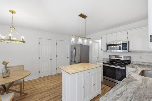 102 Garbon Drive, Summerville, SC 29485