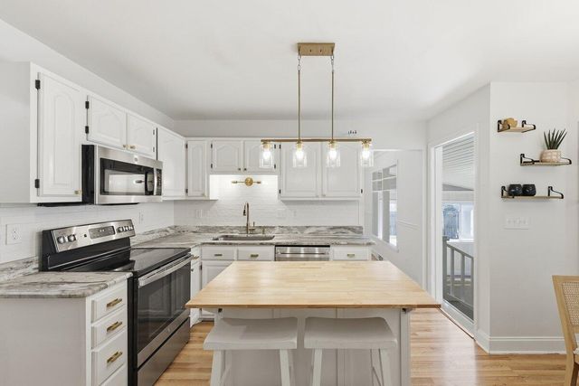 102 Garbon Drive, Summerville, SC 29485