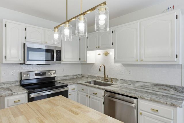102 Garbon Drive, Summerville, SC 29485