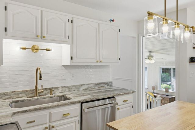 102 Garbon Drive, Summerville, SC 29485