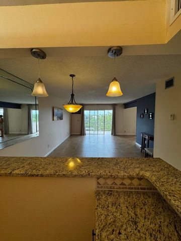 7500 NW 30th Place 402, Sunrise, FL 33313