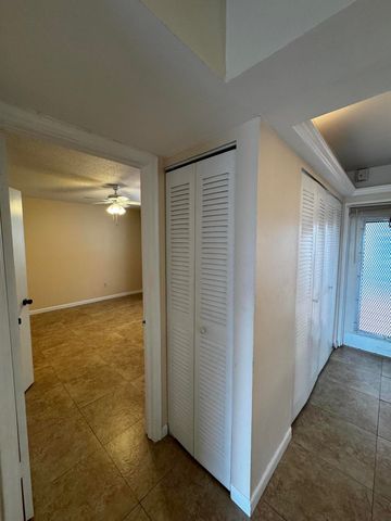 7500 NW 30th Place 402, Sunrise, FL 33313