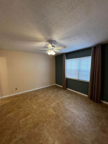 7500 NW 30th Place 402, Sunrise, FL 33313