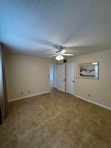 7500 NW 30th Place 402, Sunrise, FL 33313