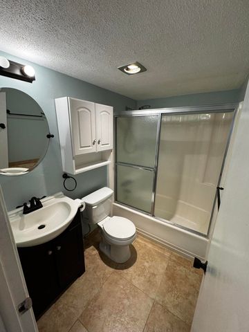 7500 NW 30th Place 402, Sunrise, FL 33313