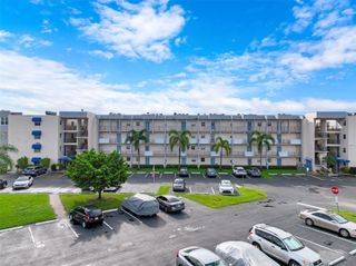 7500 NW 30th Place 402, Sunrise, FL 33313
