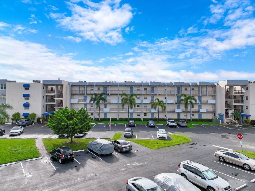 7500 NW 30th Place 402, Sunrise, FL 33313