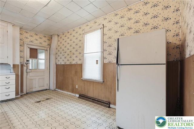 45 E Cumberland, Allentown City, PA 18103