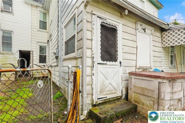 45 E Cumberland, Allentown City, PA 18103