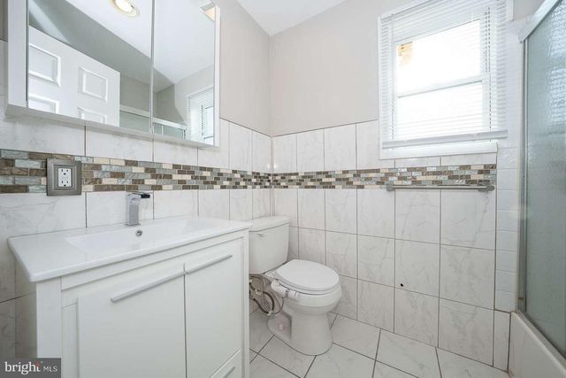 109 CHESTNUT ST, Darby, PA 19023