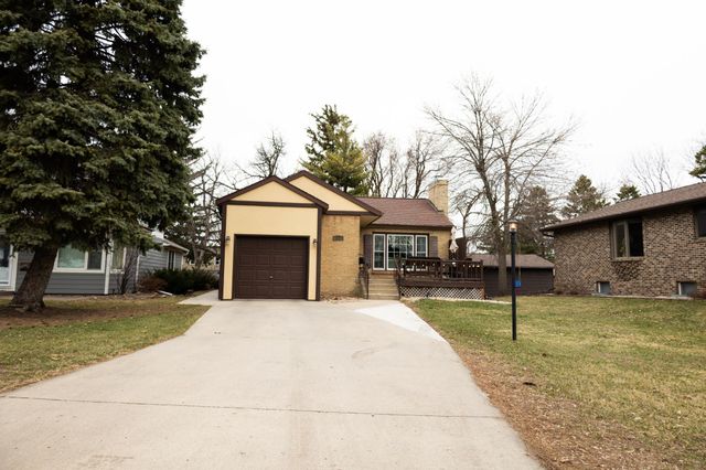 207 Lake Avenue, Worthington, MN 56187