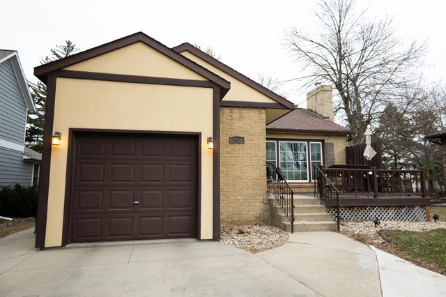 207 Lake Avenue, Worthington, MN 56187