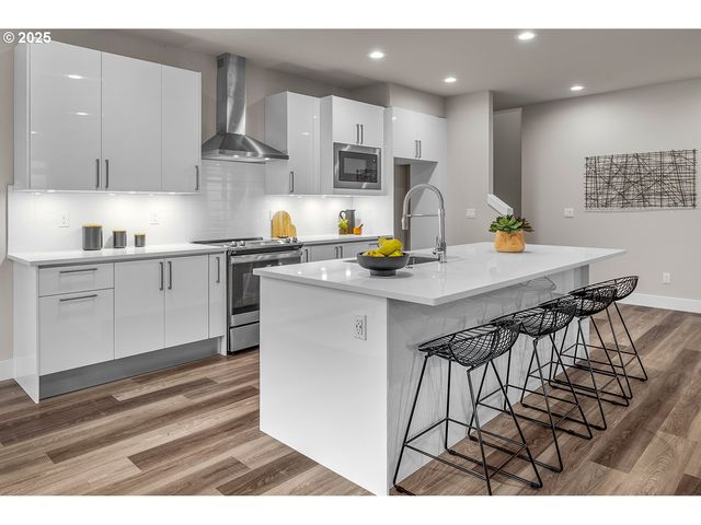 16733 Se SHIMMERING LEAF St, Happy Valley, OR 97086