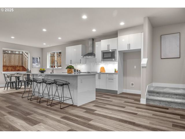 16733 Se SHIMMERING LEAF St, Happy Valley, OR 97086