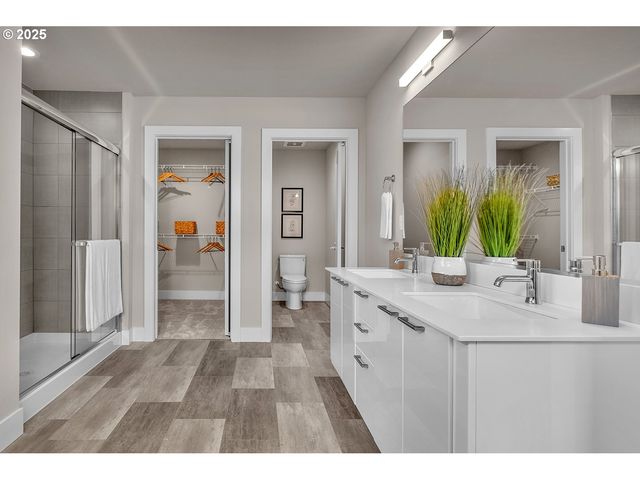 16733 Se SHIMMERING LEAF St, Happy Valley, OR 97086