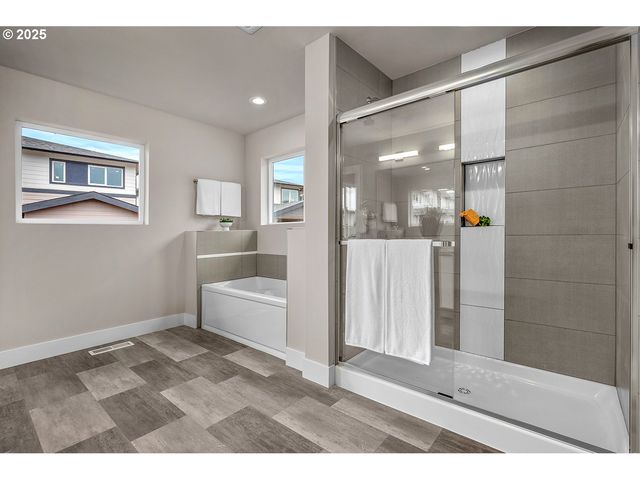 16733 Se SHIMMERING LEAF St, Happy Valley, OR 97086