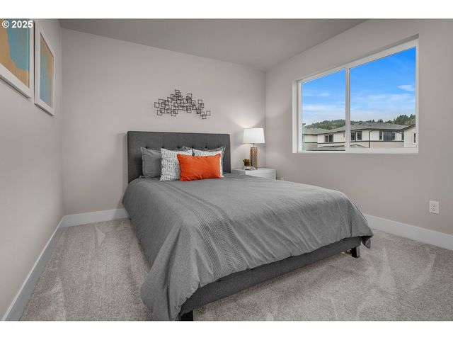 16733 Se SHIMMERING LEAF St, Happy Valley, OR 97086