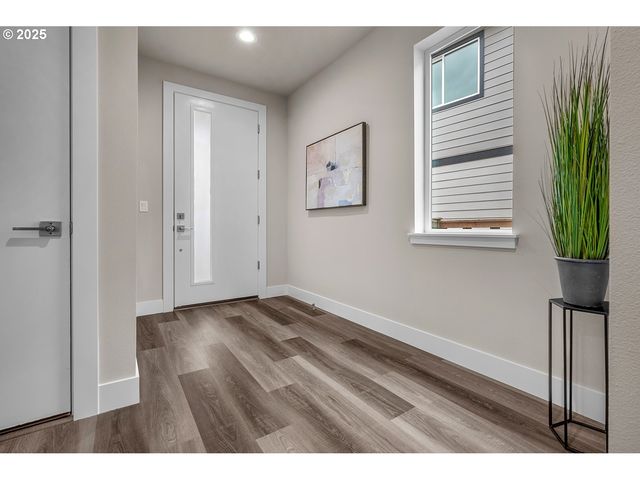 16733 Se SHIMMERING LEAF St, Happy Valley, OR 97086