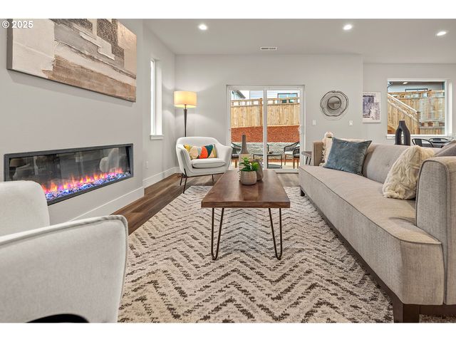 16733 Se SHIMMERING LEAF St, Happy Valley, OR 97086