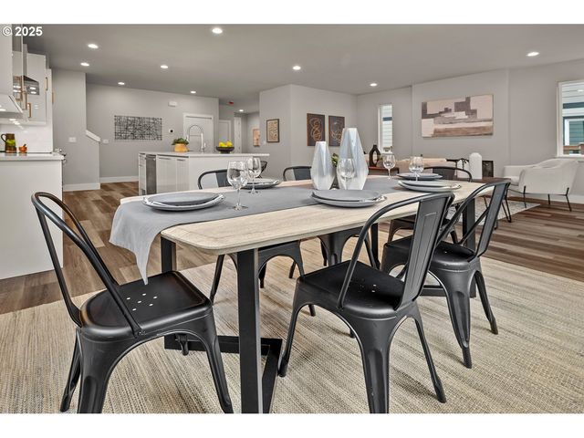 16733 Se SHIMMERING LEAF St, Happy Valley, OR 97086