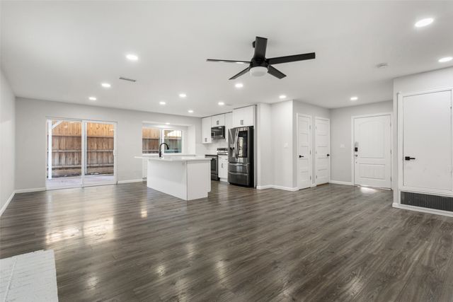 2023 Deerfield Drive, Carrollton, TX 75007