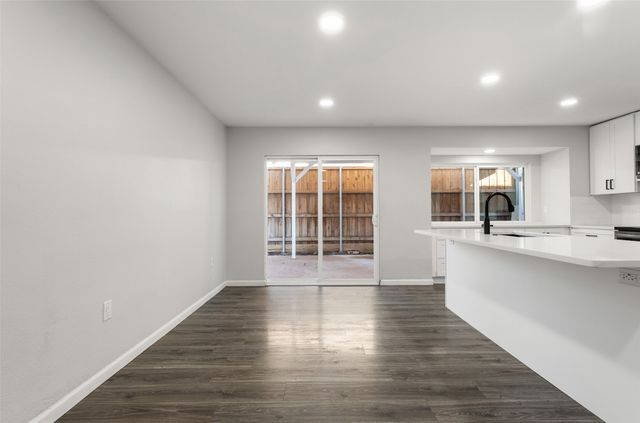 2023 Deerfield Drive, Carrollton, TX 75007