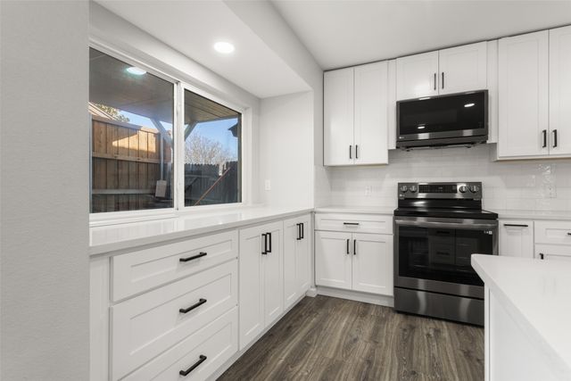 2023 Deerfield Drive, Carrollton, TX 75007