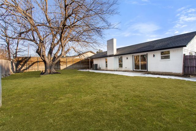 2023 Deerfield Drive, Carrollton, TX 75007