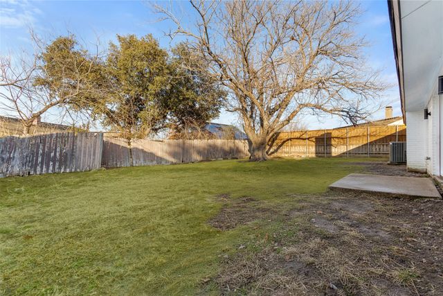 2023 Deerfield Drive, Carrollton, TX 75007