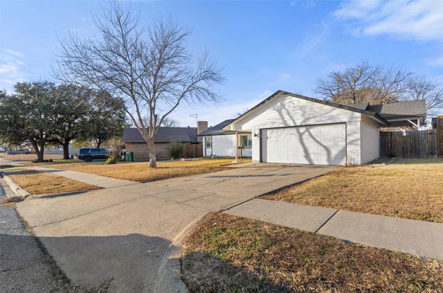 2023 Deerfield Drive, Carrollton, TX 75007