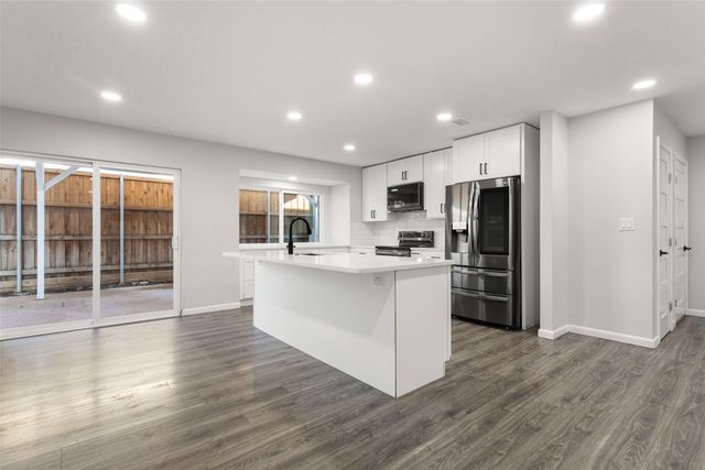 2023 Deerfield Drive, Carrollton, TX 75007