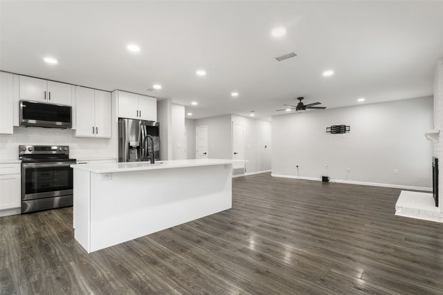 2023 Deerfield Drive, Carrollton, TX 75007