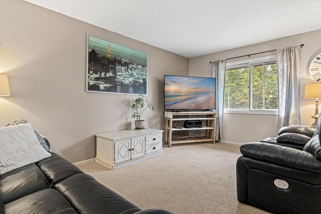 1718 Woodgate Lane, Eagan, MN 55122 — photo 4