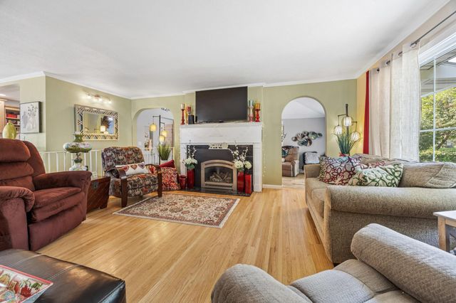 1209 4th Street N, Fargo, ND 58102