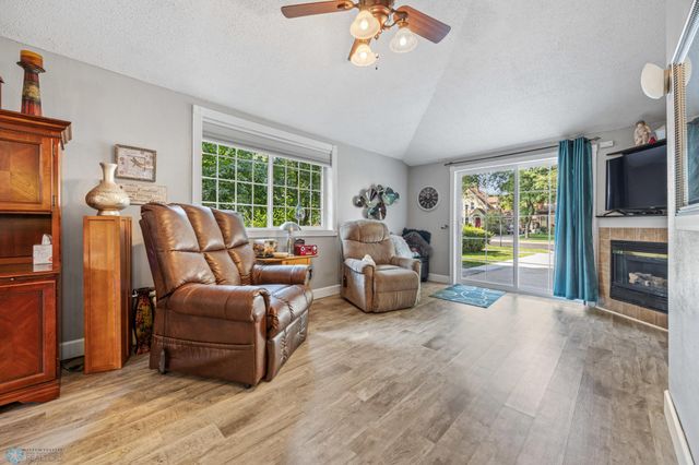 1209 4th Street N, Fargo, ND 58102