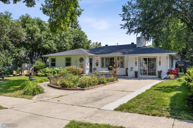 1209 4th Street N, Fargo, ND 58102