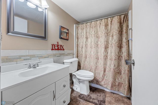 1209 4th Street N, Fargo, ND 58102