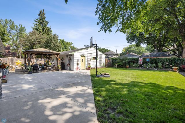 1209 4th Street N, Fargo, ND 58102