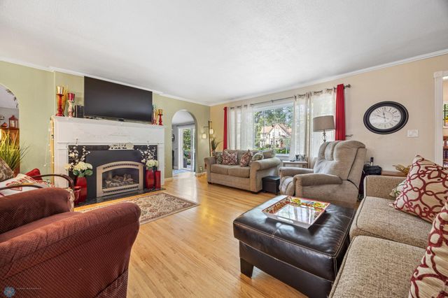 1209 4th Street N, Fargo, ND 58102