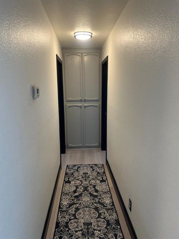 365 Diane Ct, Manteca, CA 95336